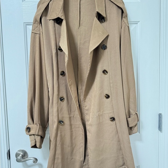 HYFVE brand new with tag trench coat with removable belt size large - Picture 9 of 12